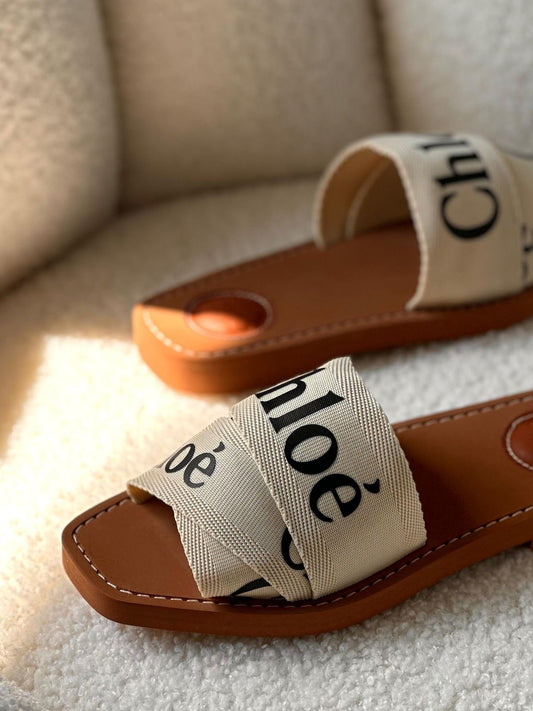 Sandalias de verano con letras