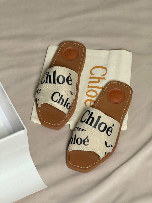 Sandalias de verano con letras